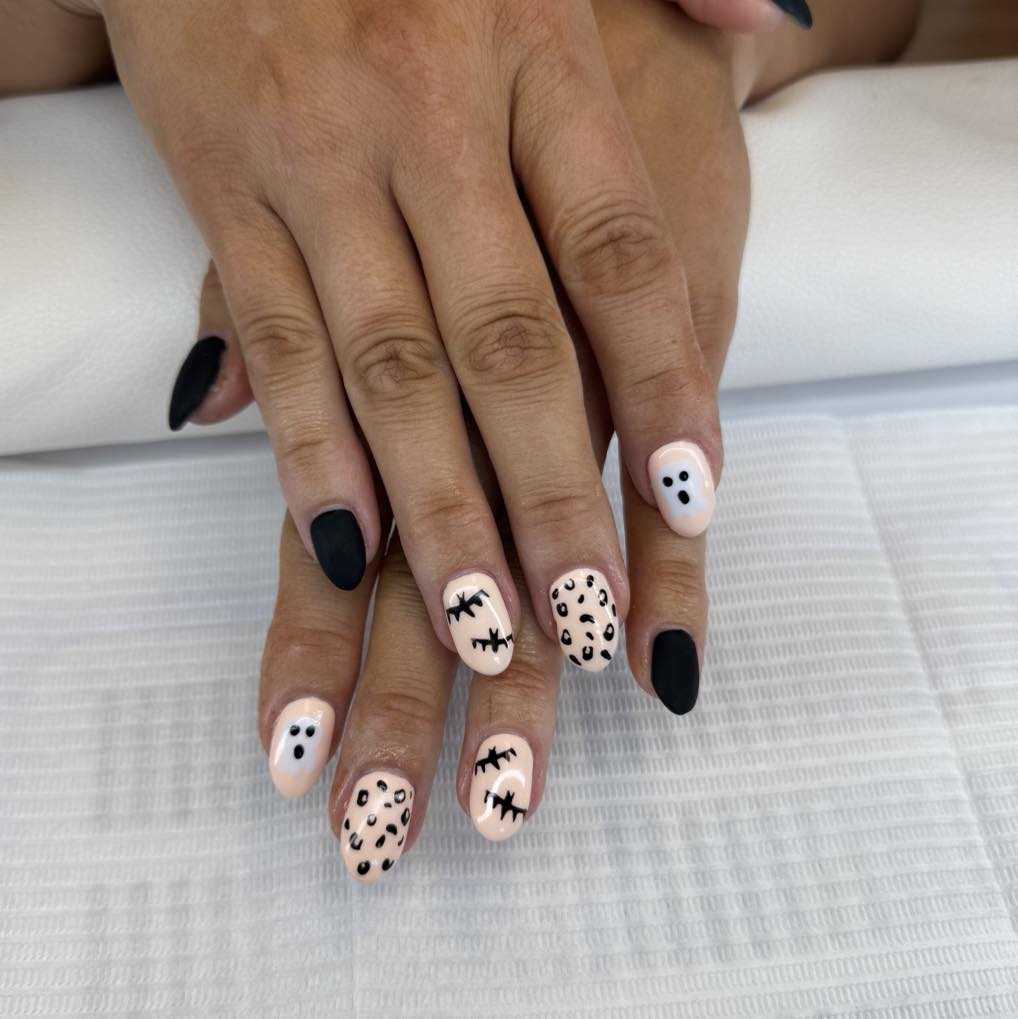Custom nail art by Jaide