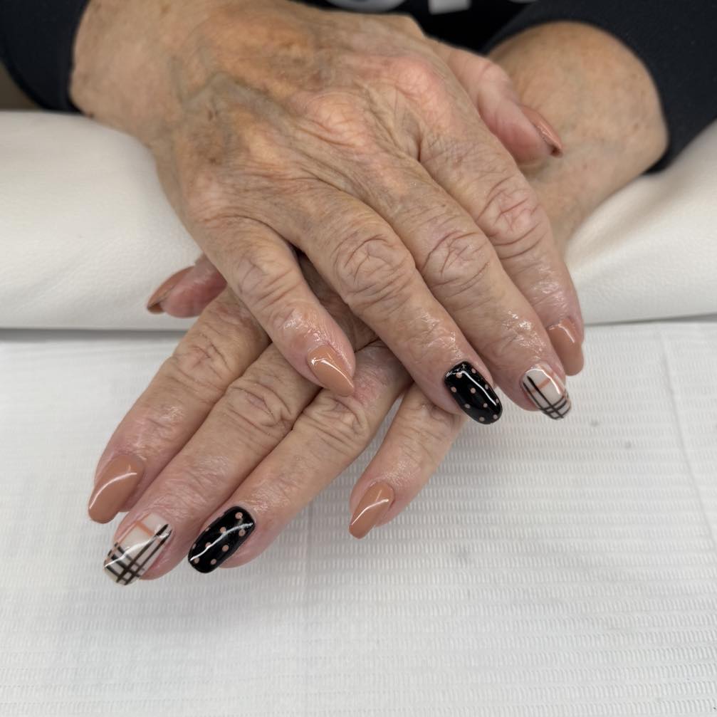 Custom nail art by Jaide